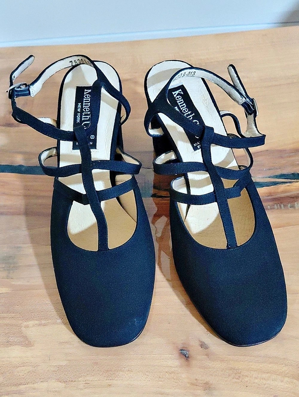 Kenneth Cole Strappy Block Heel Pumps in Black Size US 8